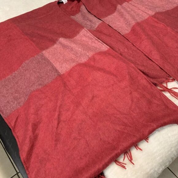 Woolrich‎ Womens One Size Wrap Shawl Cape Poncho Bugundy Plaid Fringe - Picture 4 of 5